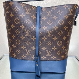 Like new navy and brown fashion bag